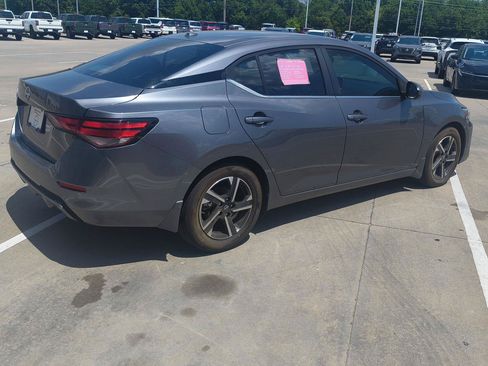 Used 2025 Nissan Sentra SV w/ All-Weather Package FWD image 8