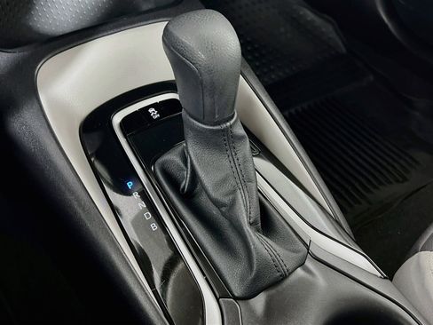 Used 2025 Toyota Corolla LE FWD image 17