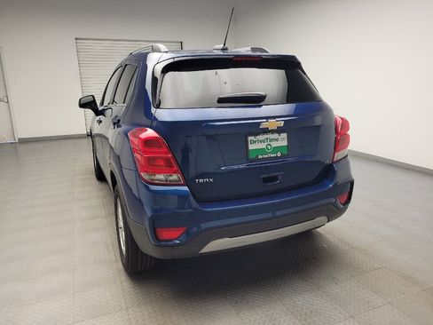 Used 2020 Chevrolet Trax LT FWD image 6
