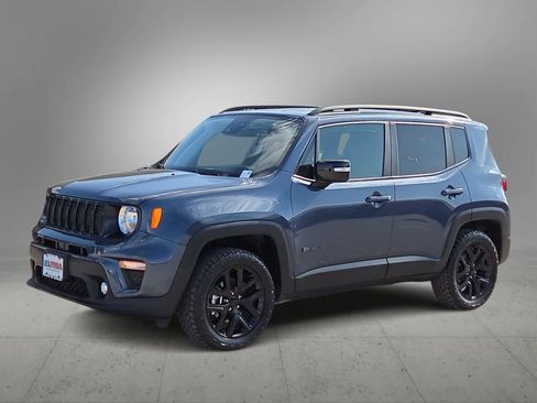 Used 2023 Jeep Renegade Altitude w/ Convenience Group I AWD/4WD image 4