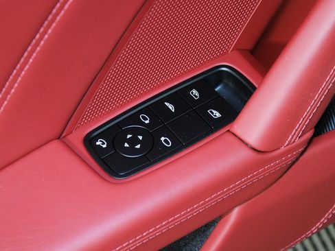 Used 2025 Porsche 911 Turbo S image 24