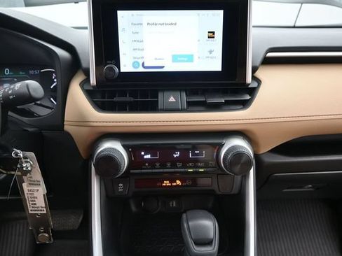 Used 2023 Toyota RAV4 LE FWD image 8