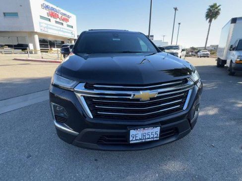 Used 2023 Chevrolet Traverse LT image 3
