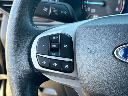 Used 2022 Ford Explorer XLT image 28