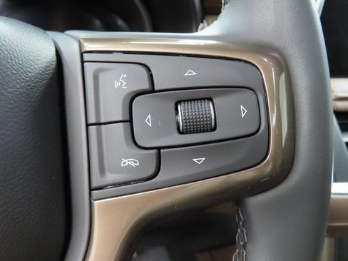 Used 2024 Chevrolet Suburban High Country image 59