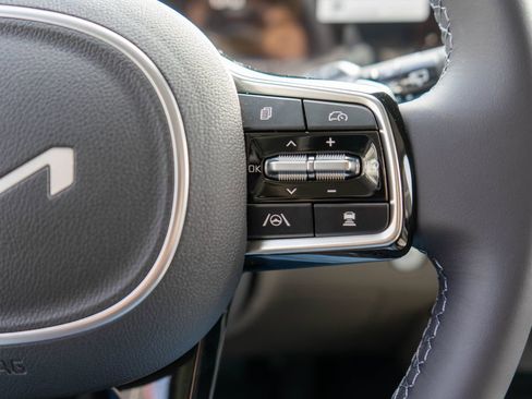 New 2026 Kia Carnival LXS FWD image 19