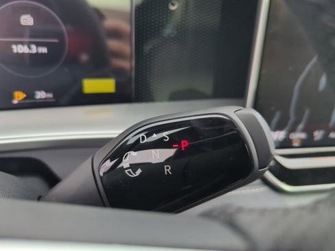 New 2026 Volkswagen Tiguan SE R-Line image 15