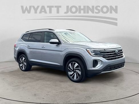 Used 2025 Volkswagen Atlas SE AWD/4WD image 7