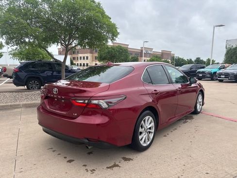 Used 2022 Toyota Camry LE image 5