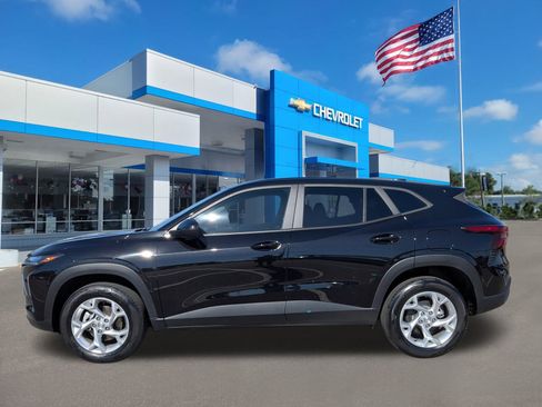 Used 2024 Chevrolet Trax LS w/ LS Convenience Package image 7