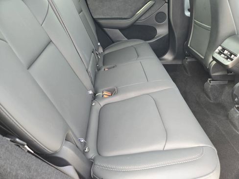 Used 2024 Tesla Model Y Long Range image 18