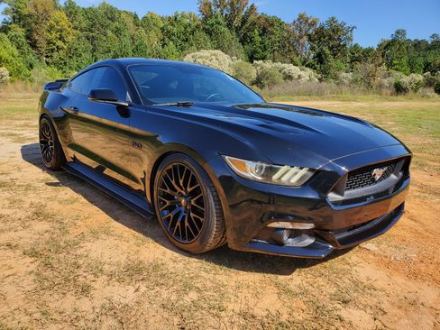 Used 2017 Ford Mustang GT Premium w/ Equipment Group 401A image 16