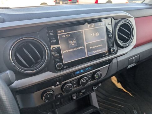 Used 2021 Toyota Tacoma 4x4 Double Cab image 17