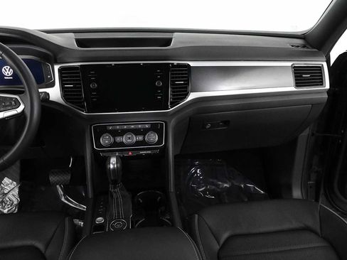 Used 2021 Volkswagen Atlas Cross Sport SEL Premium AWD/4WD image 17