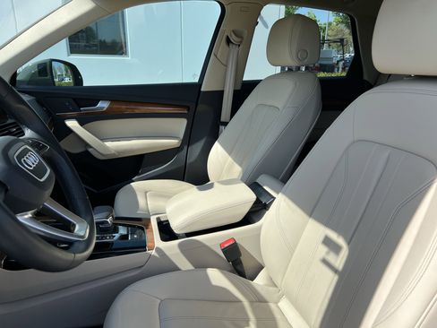 Used 2023 Audi Q5 2.0T Premium w/ Convenience Package image 16