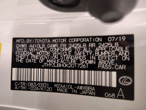 Used 2019 Lexus UX 200 image 18