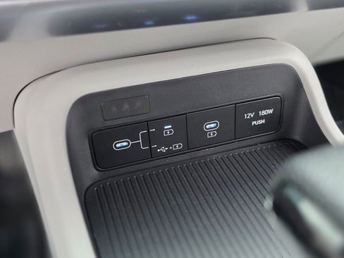 Certified 2025 Hyundai Kona SE FWD image 31