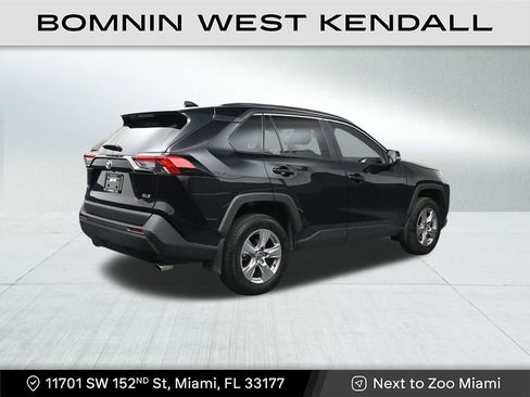 Used 2025 Toyota RAV4 XLE w/ Convenience Package image 5