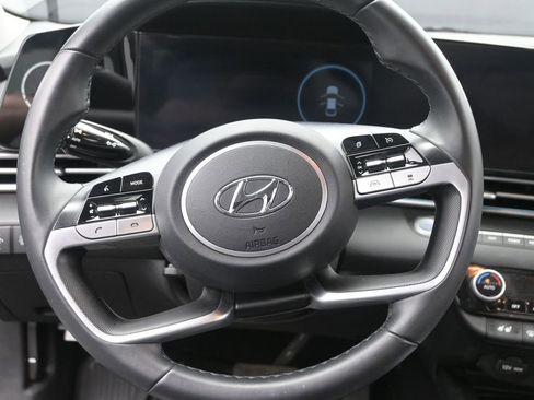 Used 2023 Hyundai Elantra Limited image 28