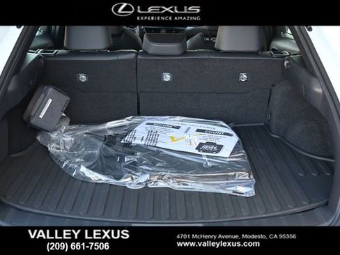 New 2026 Lexus UX 300h AWD image 19