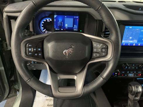 Used 2023 Ford Bronco Black Diamond w/ Sasquatch Package image 15