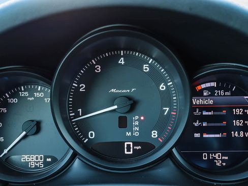 Used 2023 Porsche Macan Turbo image 24