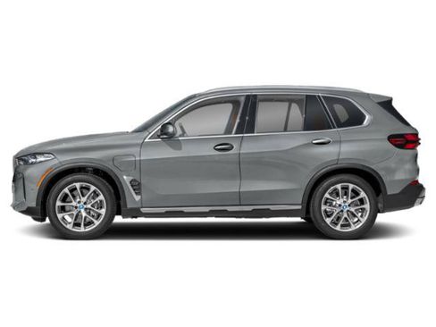 Used 2025 BMW X5 xDrive50e w/ M Sport Package AWD/4WD image 3