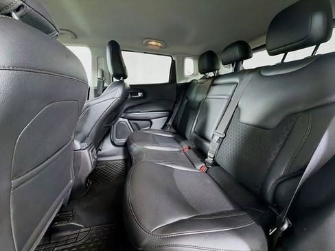 Used 2019 Jeep Compass Latitude AWD/4WD image 25