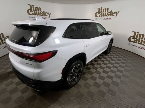Used 2026 Buick Enclave Sport Touring w/ Power Package FWD image 8