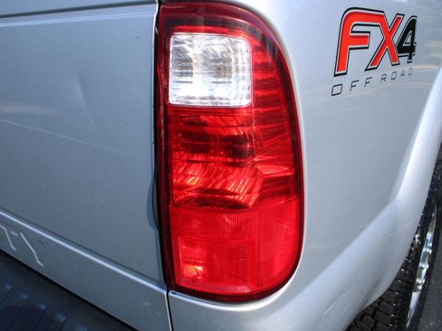 Used 2014 Ford F250 XLT w/ XLT Premium Package image 26