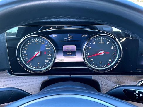 Used 2018 Mercedes-Benz E 300 E 300 image 25