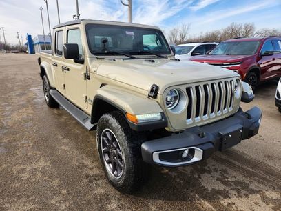 Used 2022 Jeep Gladiator Overland w/ LED Lighting Group