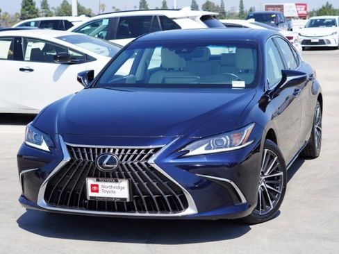 Used 2024 Lexus ES 350 w/ Premium Package FWD image 4