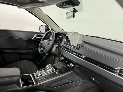 Used 2023 Mitsubishi Outlander SEL image 36