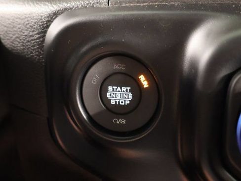 Used 2023 Jeep Gladiator Sport AWD/4WD image 19
