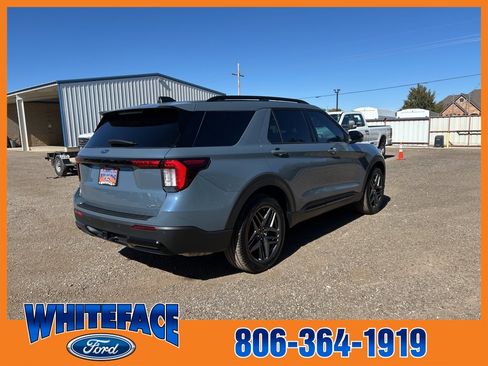 Used 2025 Ford Explorer ST-Line w/ Premium Package image 6