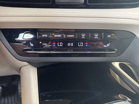 Used 2022 Buick Envision Preferred FWD image 12