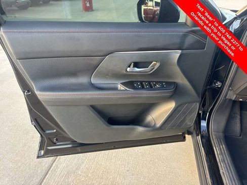 Certified 2025 Nissan Kicks SR image 13