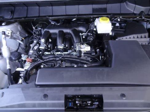 Used 2025 Nissan Pathfinder SV FWD image 41
