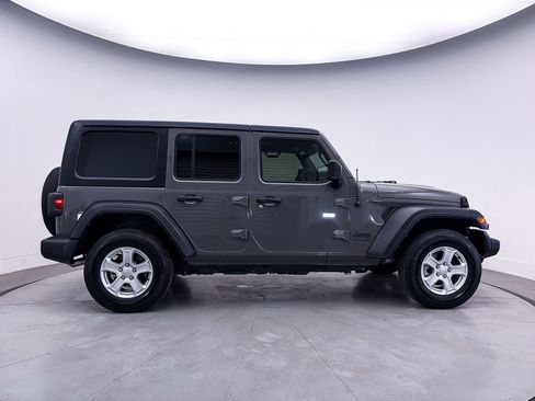 Used 2022 Jeep Wrangler Unlimited Sport image 37