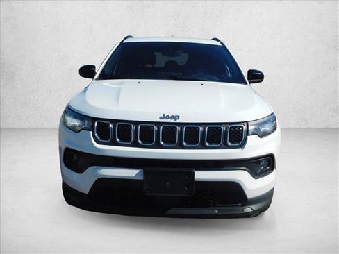 Used 2024 Jeep Compass Latitude w/ Altitude Special Edition AWD/4WD image 4