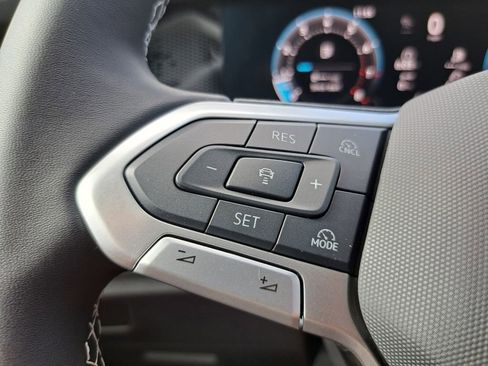 New 2026 Volkswagen Tiguan SE image 13