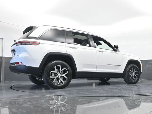 Used 2025 Jeep Grand Cherokee Limited image 55