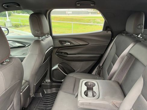 Used 2022 Chevrolet TrailBlazer RS w/ Technology Package FWD image 39
