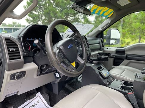 Used 2020 Ford F250 XL w/ Power Equipment Group RWD image 9