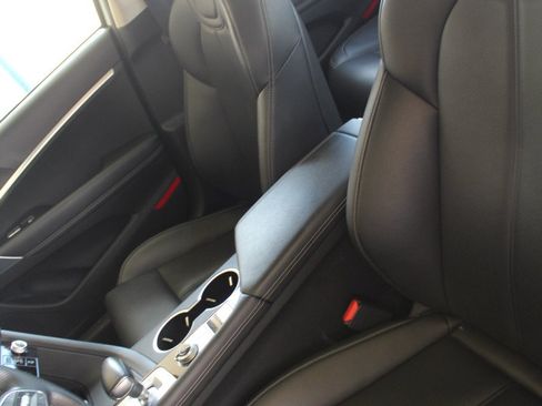Used 2025 Genesis G70 2.5T RWD image 15