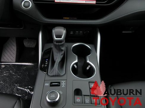 New 2026 Toyota Highlander XSE image 15