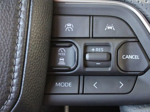 New 2026 Toyota 4Runner Limited AWD/4WD image 32