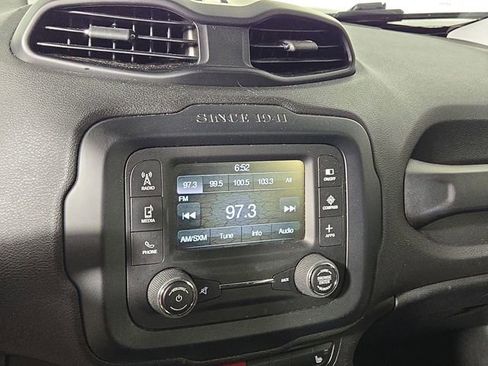 Used 2017 Jeep Renegade Latitude w/ Cold Weather Group AWD/4WD image 18