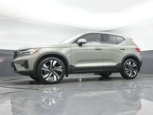 Used 2025 Volvo XC40 B5 Ultra w/ Climate Package AWD/4WD image 39